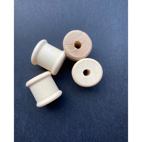 SZTUKA ZD-SZPULKA DREWNIANA DEKORACYJNA 2,5x2,3cm 20szt